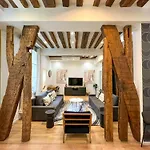 67 - Amazing Parisian Flat