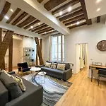 67 - Amazing Parisian Flat